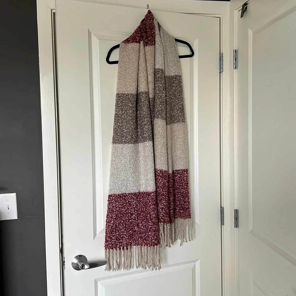 Red & Tan Scarf - Picture 1 of 3